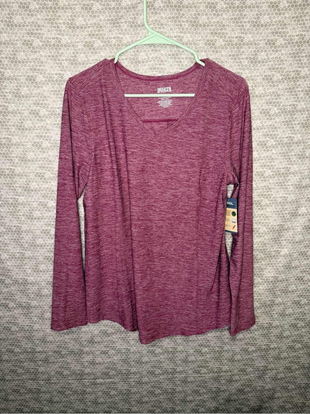 Duluth Trading Co Long Sleeve V-Neck Top in Heather Plum NWT